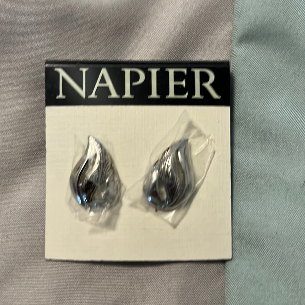 Napier leaf earrings